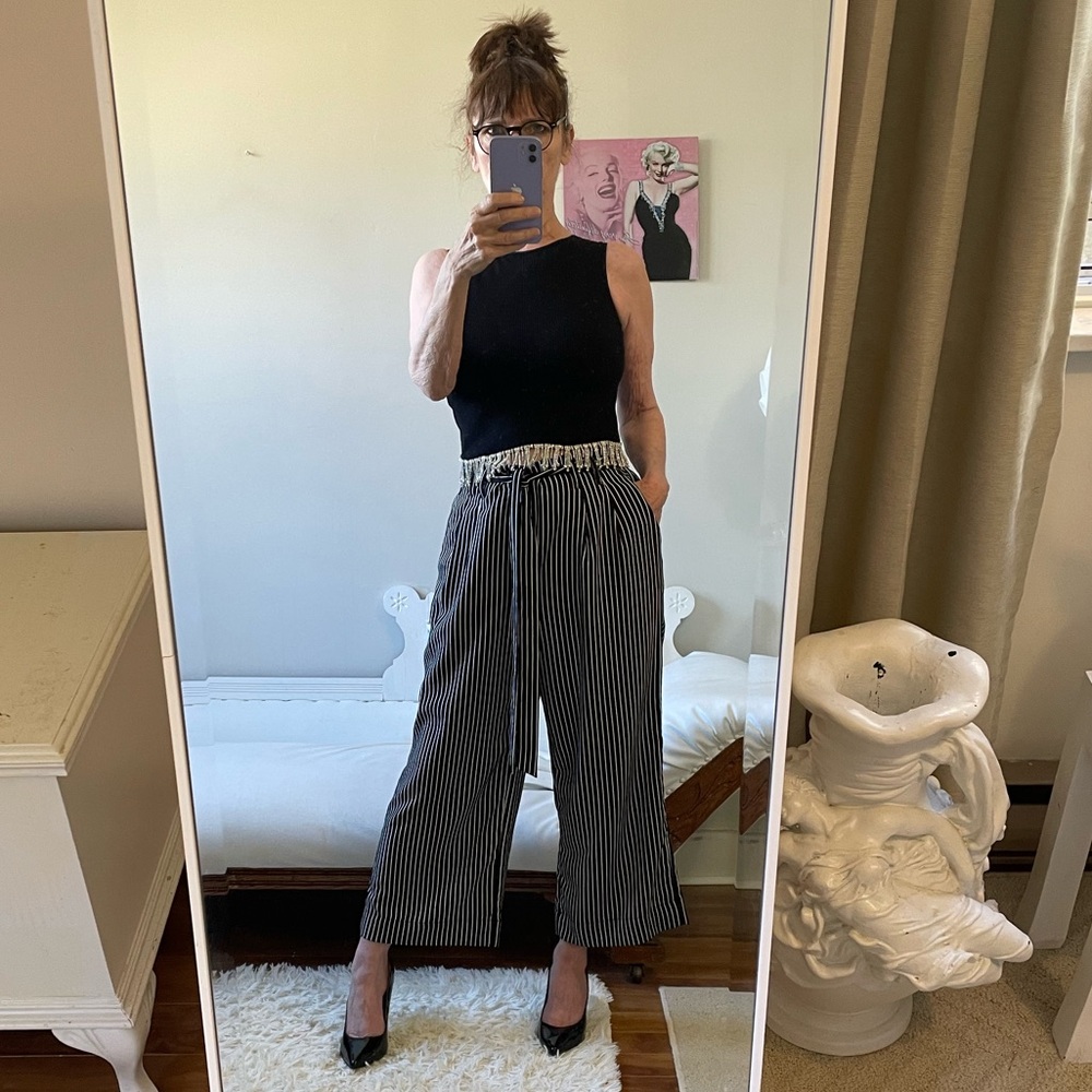 BLACK WHITE PINSTRIPE WIDE LEG CROPPED PAPER BAG PANTS POCKETS FABRIC TIE BELT
